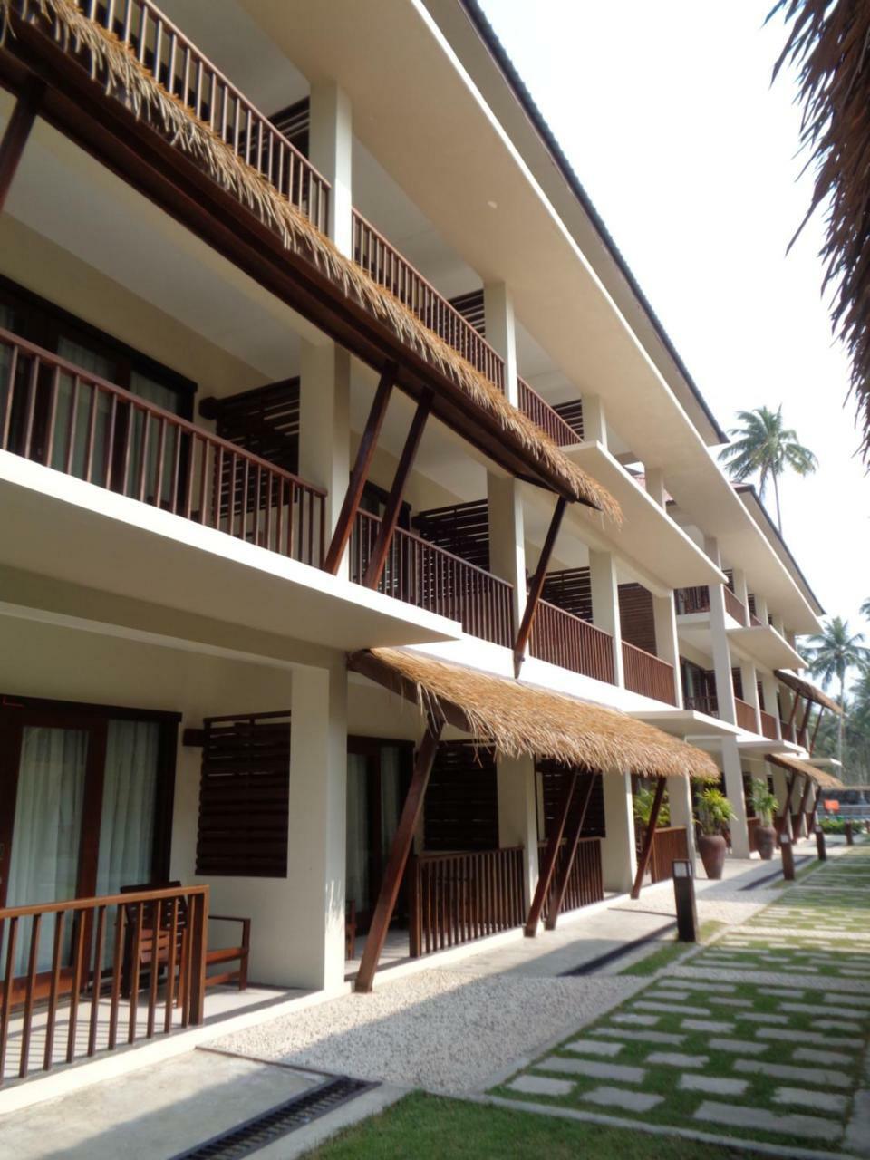 Eskala Hotels And Resorts Ngwesaung Exterior photo